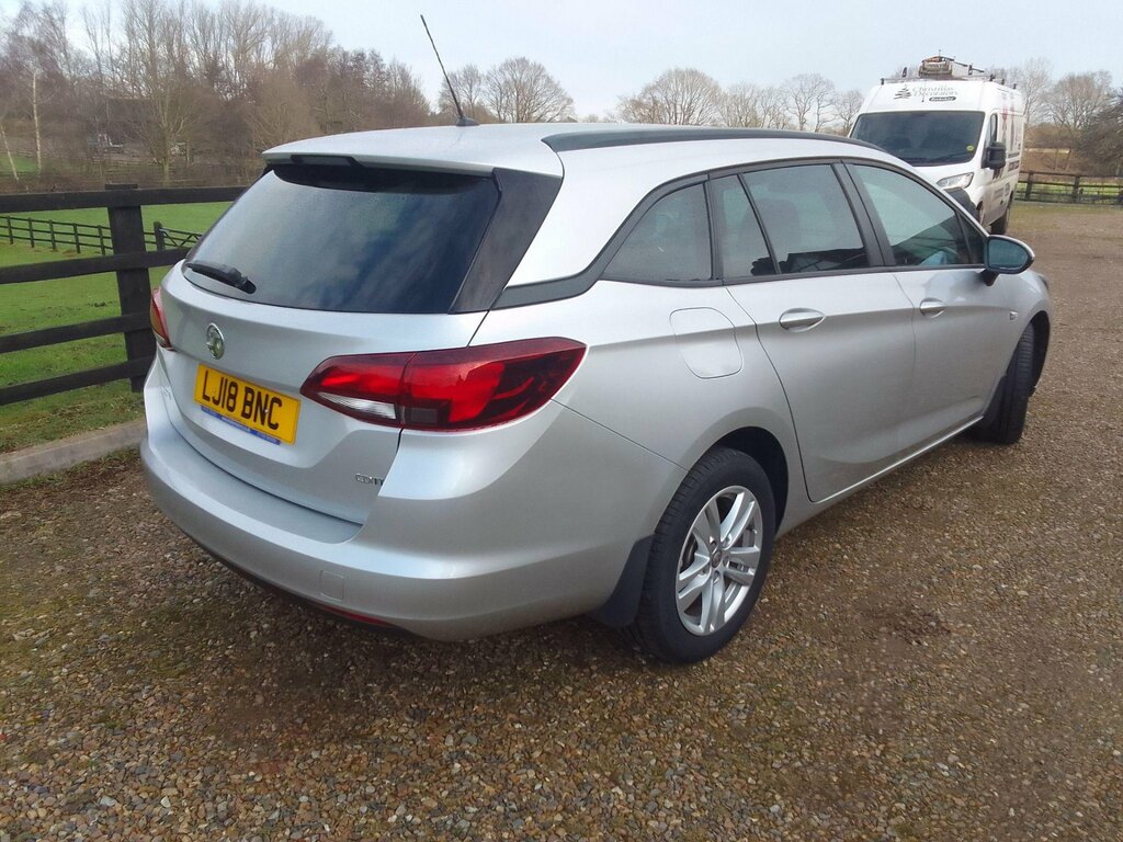 Vauxhall Astra 1.6 Cdti Design Sports Tourer Euro 6 LJ18BNC Silver #6
