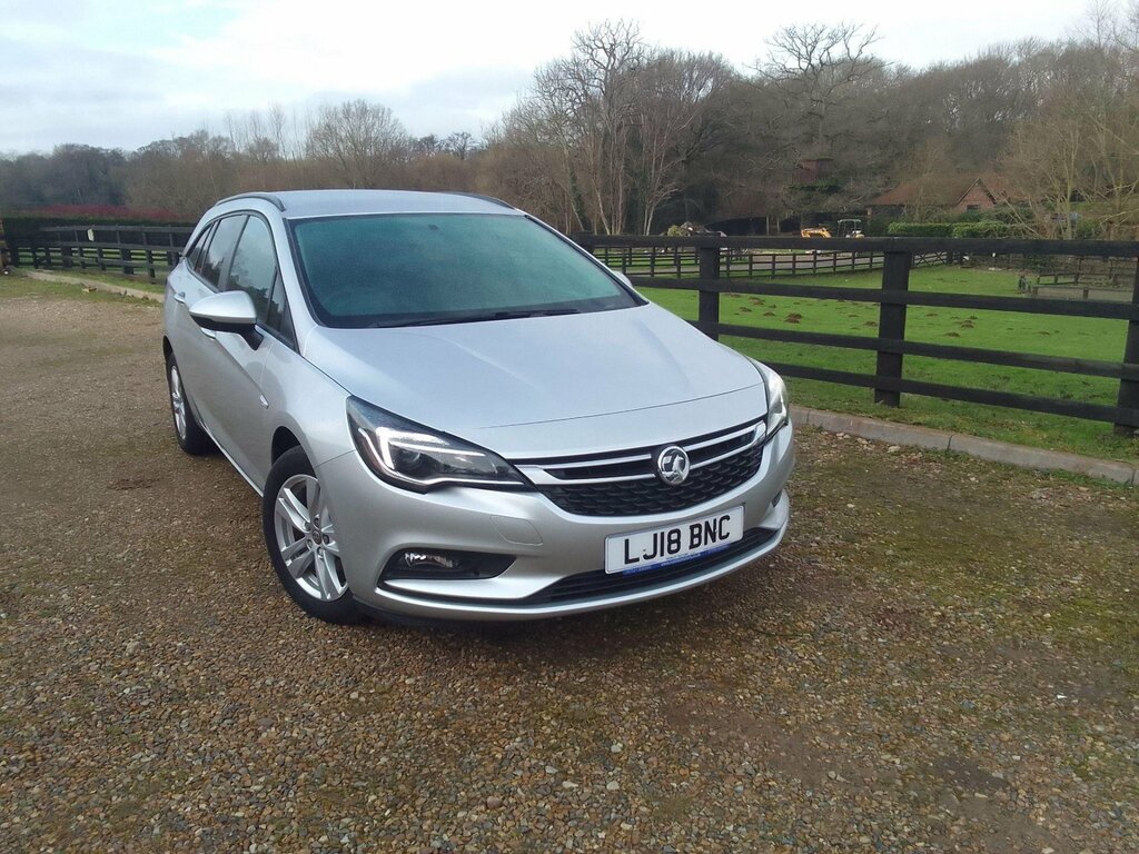 Vauxhall Astra 1.6 Cdti Design Sports Tourer Euro 6 LJ18BNC Silver #3