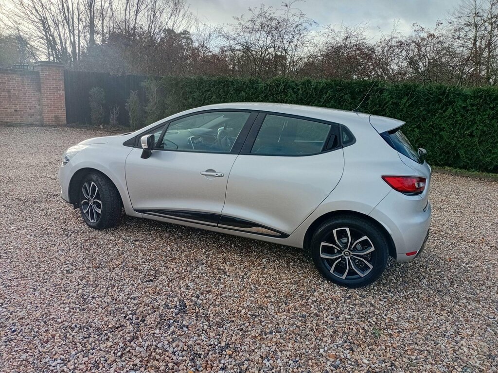 Renault Clio 1.5 Dci Play Euro 6 Ss LJ19HDC #2