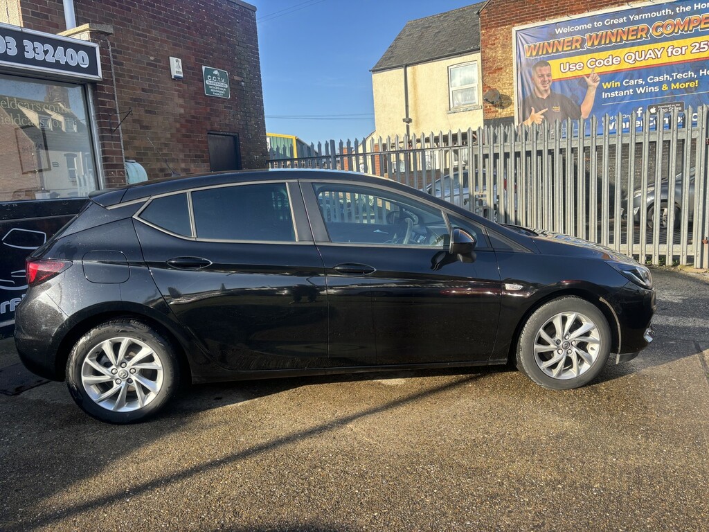 Vauxhall Astra Hatchback 1.5 Turbo D Se 2020 Black #4