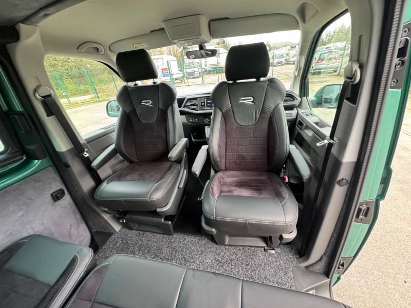 Volkswagen Transporter 2.0 Tdi T30 Highline Kombi Dsg Fwd Swb Euro 6 Ss Green #2