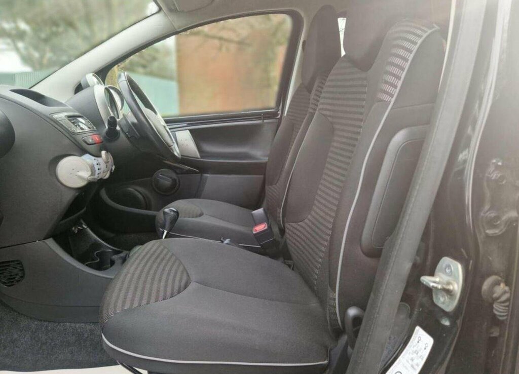 Peugeot 107 1.0 12V Allure 2 Tronic Euro 5 Black #6