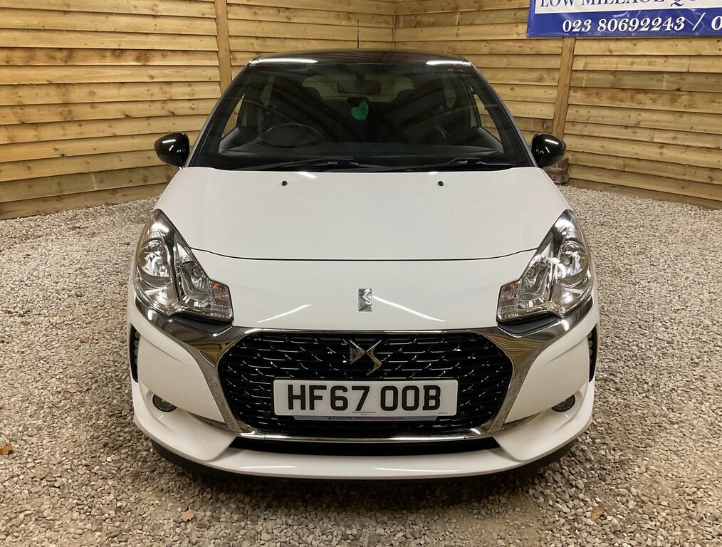 DS DS 3 Puretech Connected Chic Hatchback White #2