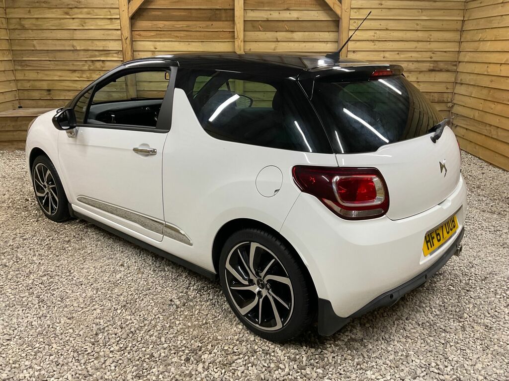 DS DS 3 Puretech Connected Chic Hatchback White #4