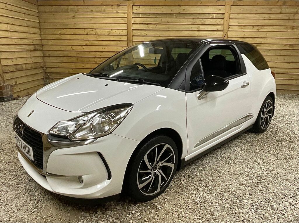 DS DS 3 Puretech Connected Chic Hatchback White #3