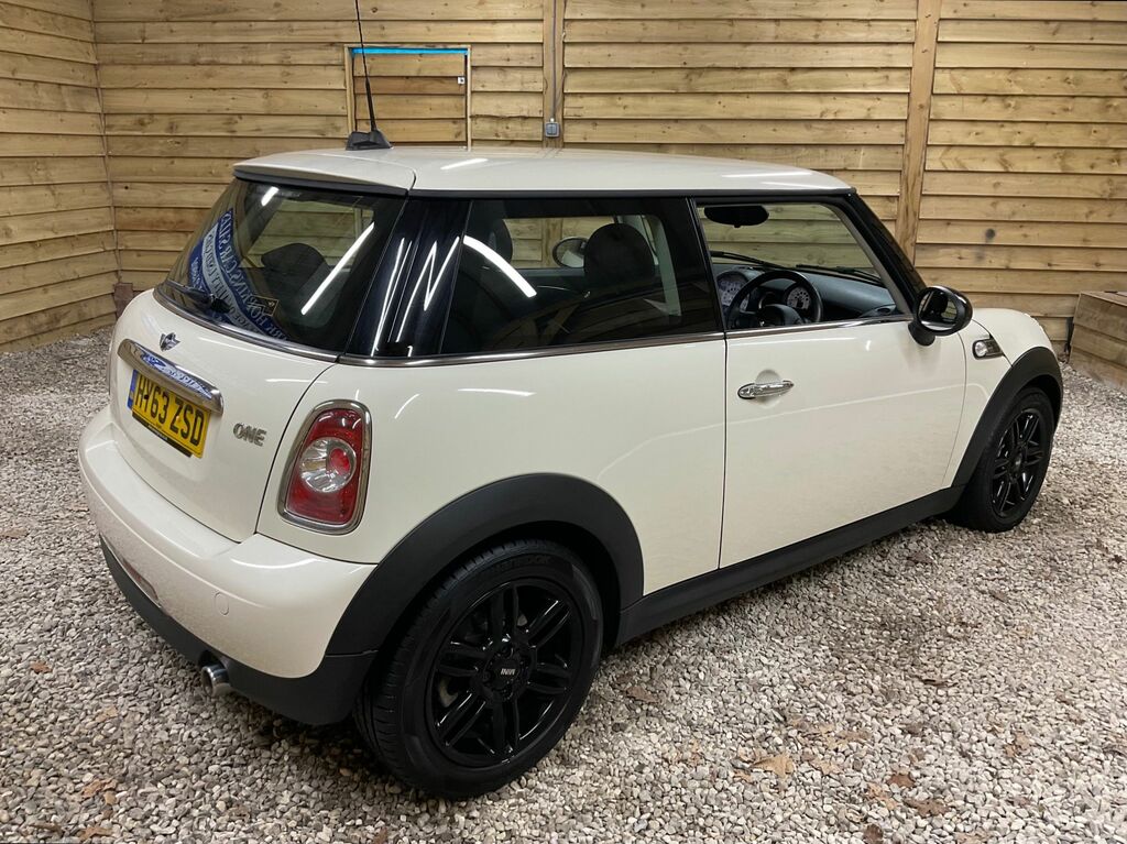 Mini Hatch One Baker Street Hatchback White #6
