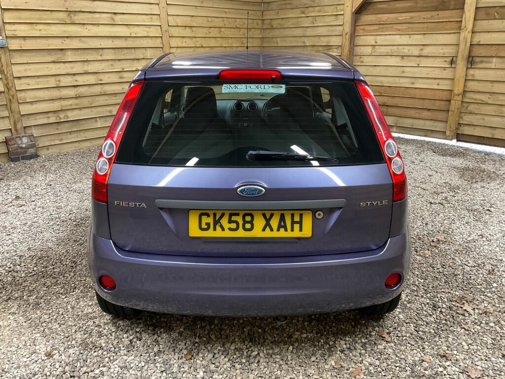 Ford Fiesta Style Hatchback Purple #5