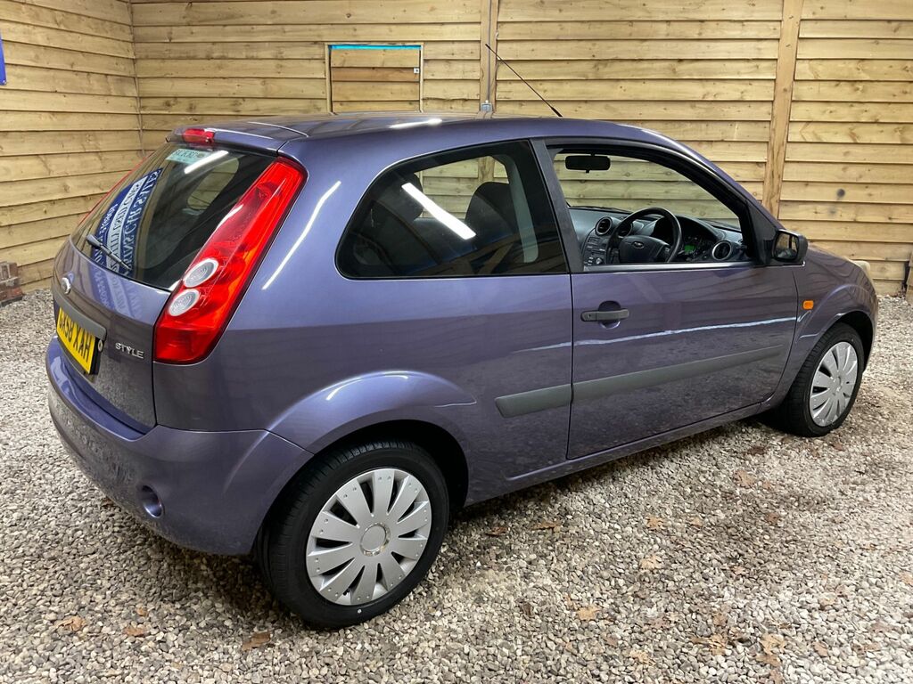 Ford Fiesta Style Hatchback Purple #6