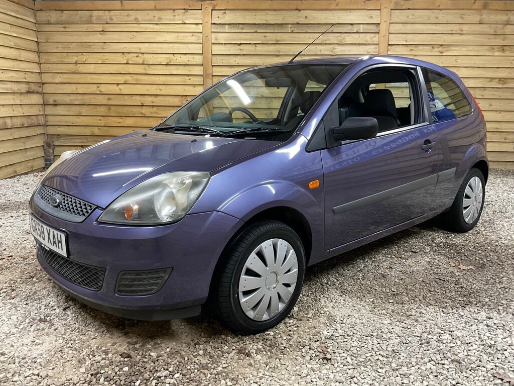 Ford Fiesta Style Hatchback Purple #3