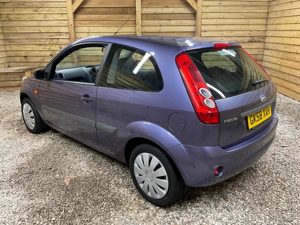 Ford Fiesta Style Hatchback Purple #4