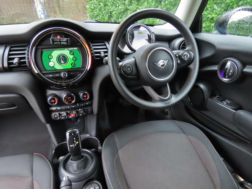 Mini Hatch 1.5 Cooper Classic Hatchback Steptronic LA68GKK Blue #3