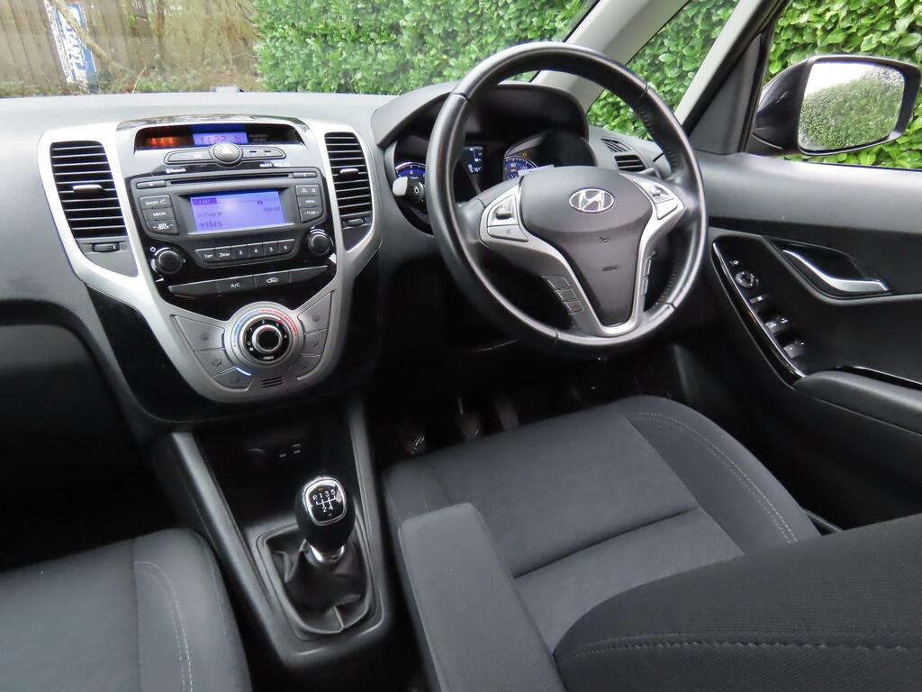 Hyundai Ix20 1.4 Blue Drive Se Hatchback Euro Black #3