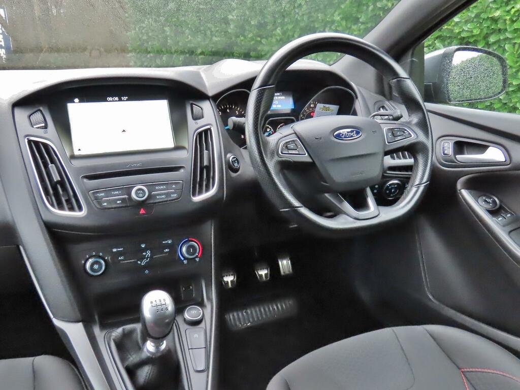 Ford Focus 1.0T Ecoboost St-line Hatchback VN18OTL Grey #3
