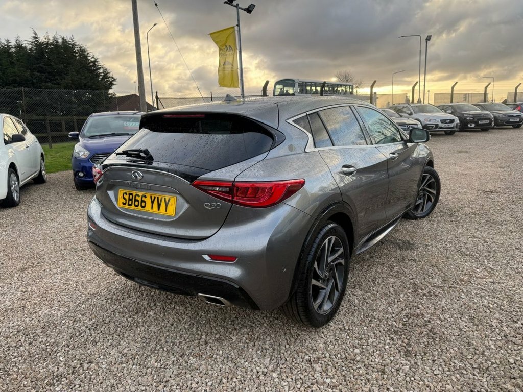 Infiniti Q30 1.6L City Black Edition SB66YVY Grey #3
