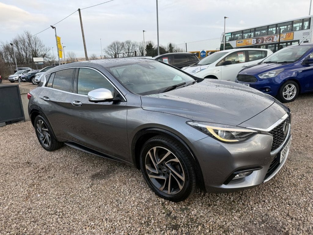 Infiniti Q30 1.6L City Black Edition SB66YVY Grey #6