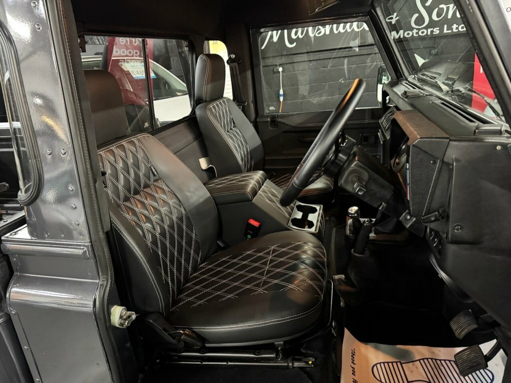Land Rover Defender 110 2.5 110 Station Wagon Td5 120 Bhp Black #16