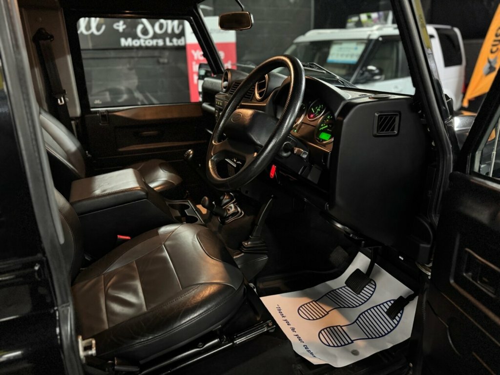 Land Rover Defender 90 2.2L Xs SN15XZF Black #5