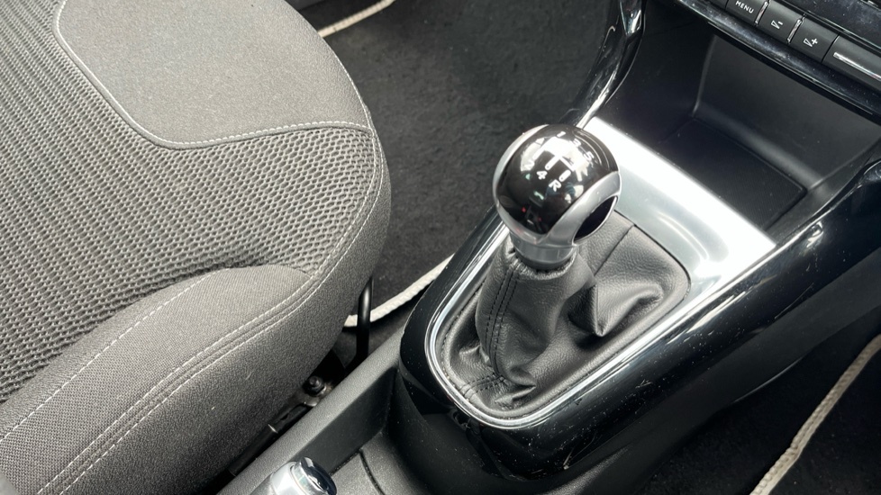 Citroen DS3 1.2 Puretech Connected Chic Hatchback M Black #28