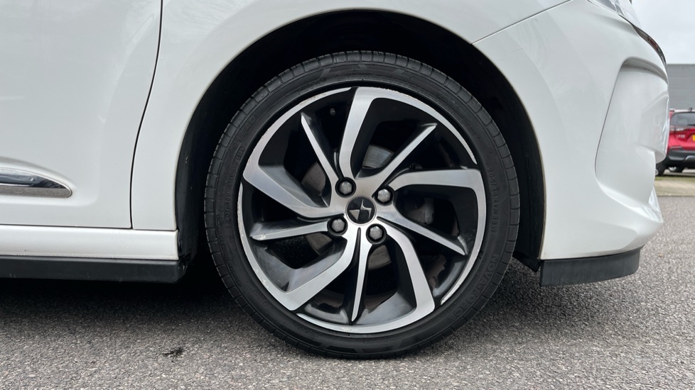 Citroen DS3 1.2 Puretech Connected Chic Hatchback M Black #20