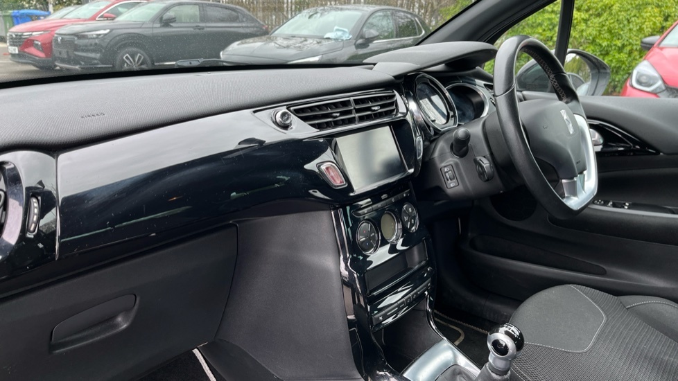 Citroen DS3 1.2 Puretech Connected Chic Hatchback M Black #10
