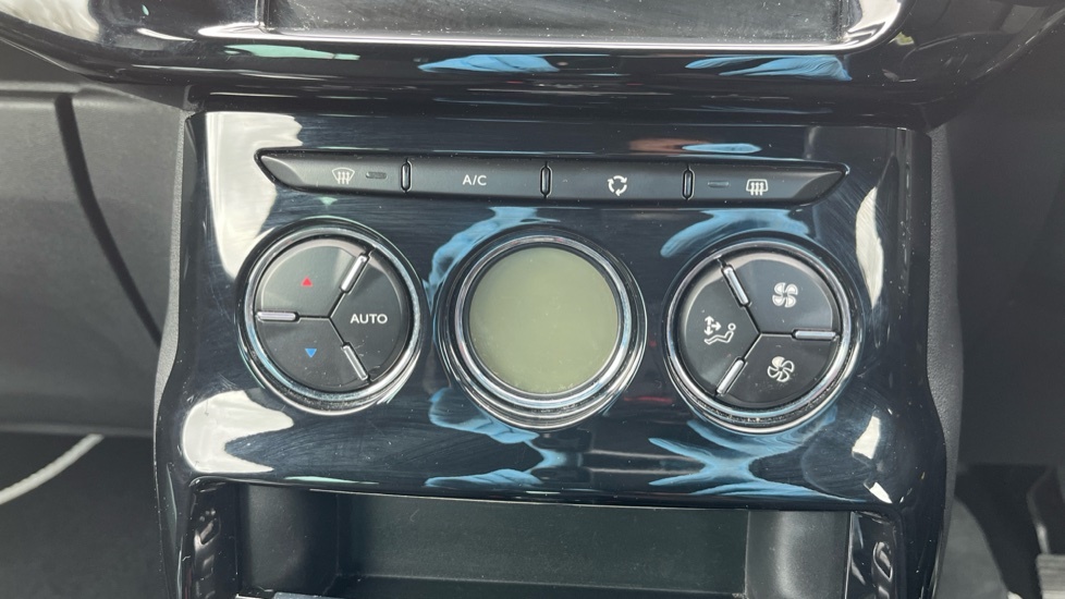 Citroen DS3 1.2 Puretech Connected Chic Hatchback M Black #33