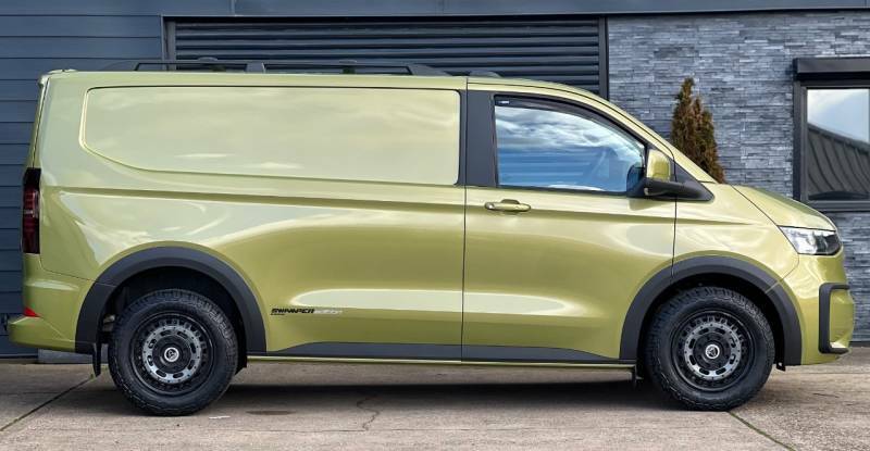 Volkswagen Transporter 2.0 Tdi 150 Commerce Pro Van 4Motion - 2025 VN75TUW Green #2
