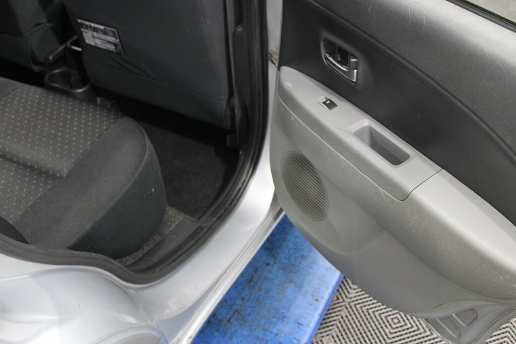 Daihatsu Sirion 1.3 Se Hatchback 137 G Km 85 Bh Silver #21
