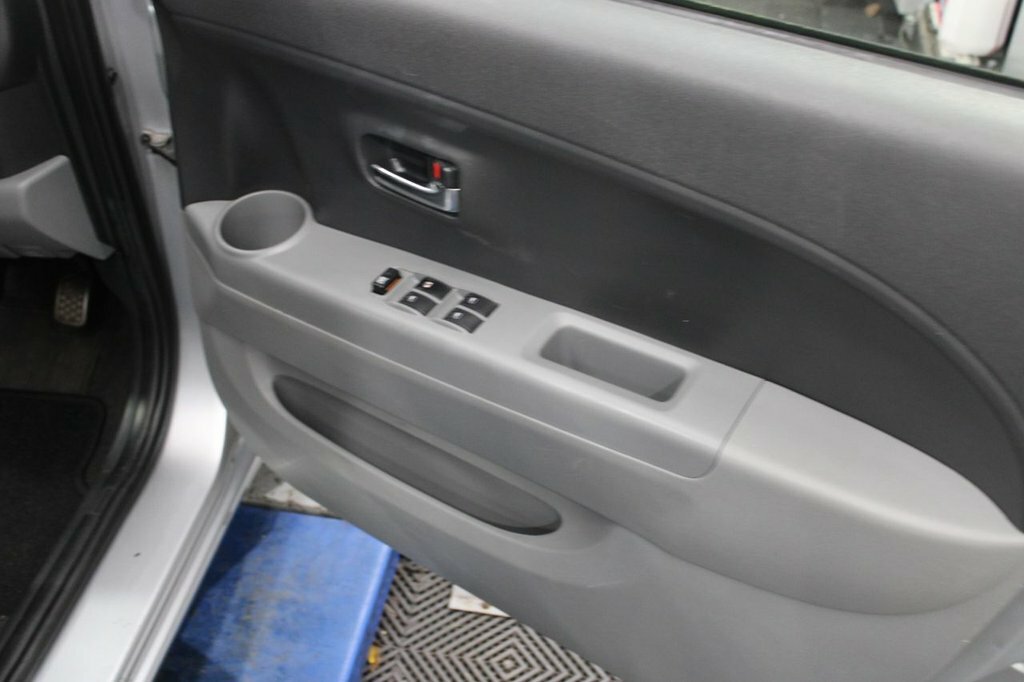 Daihatsu Sirion 1.3 Se Hatchback 137 G Km 85 Bh Silver #22