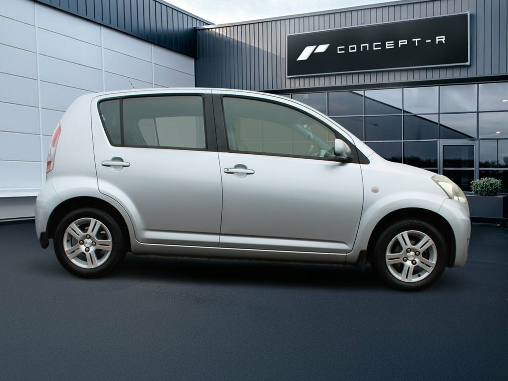 Daihatsu Sirion 1.3 Se Hatchback 137 G Km 85 Bh Silver #3