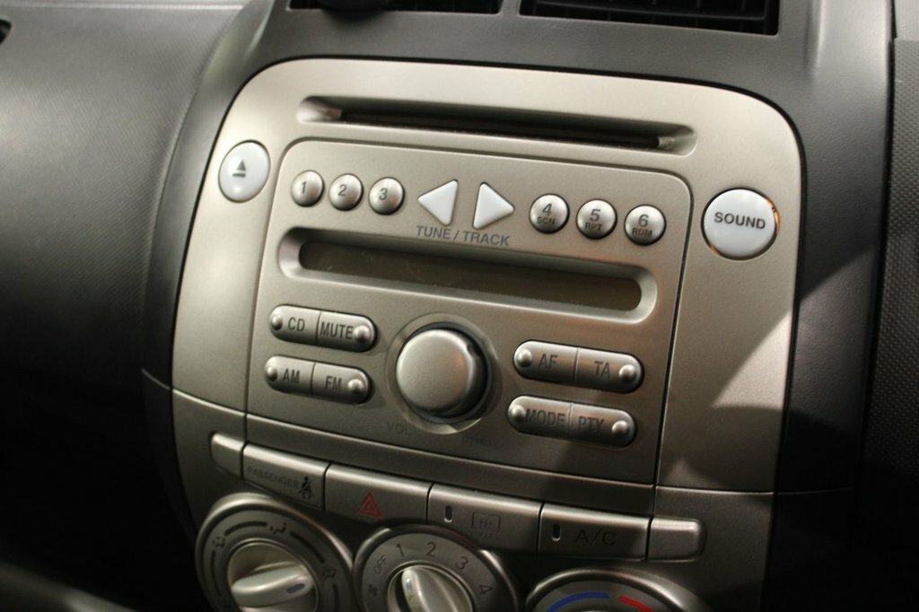 Daihatsu Sirion 1.3 Se Hatchback 137 G Km 85 Bh Silver #25