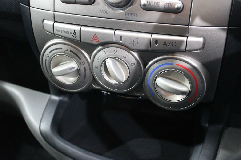 Daihatsu Sirion 1.3 Se Hatchback 137 G Km 85 Bh Silver #26