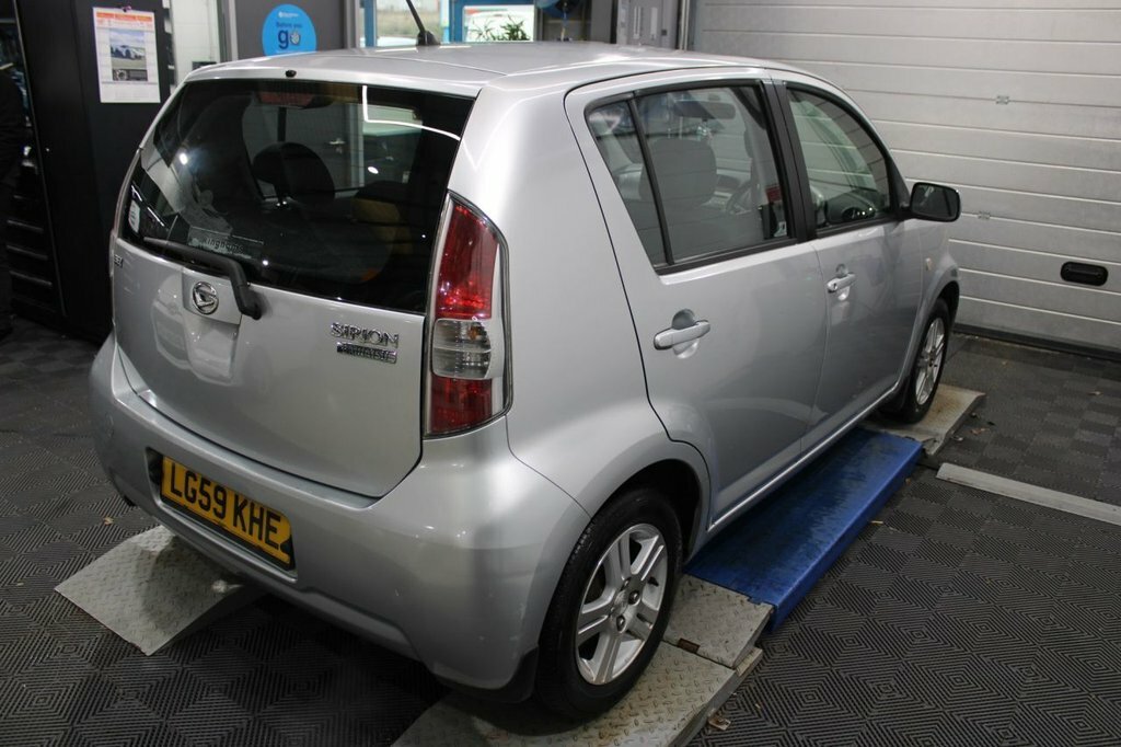 Daihatsu Sirion 1.3 Se Hatchback 137 G Km 85 Bh Silver #6