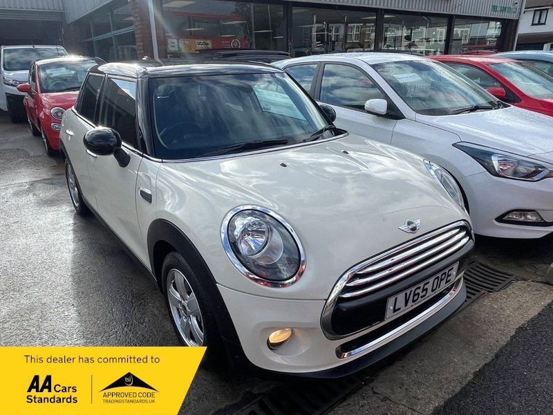 Mini Hatch Cooper White #2