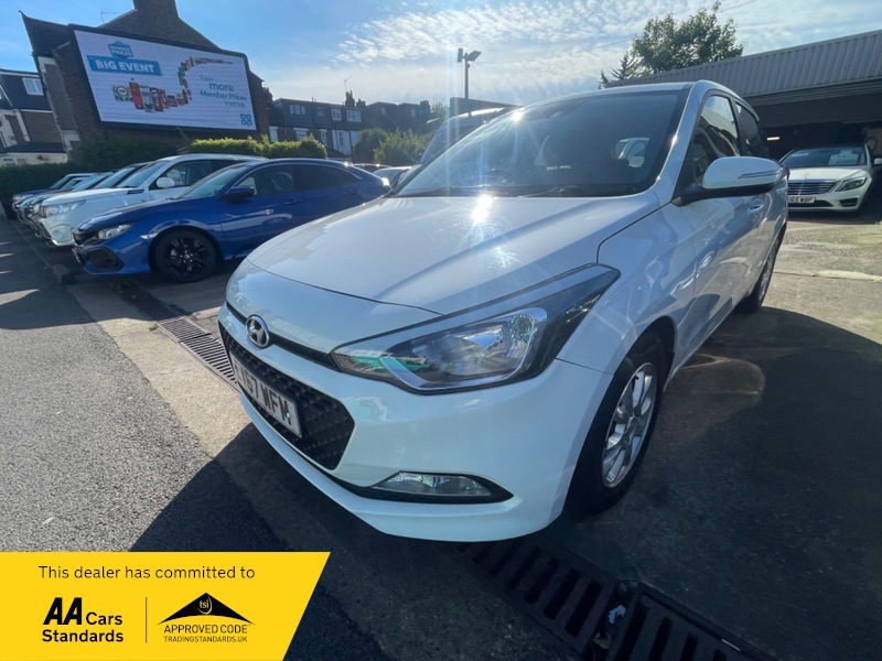 Hyundai I20 Mpi Se EY67WFM White #3
