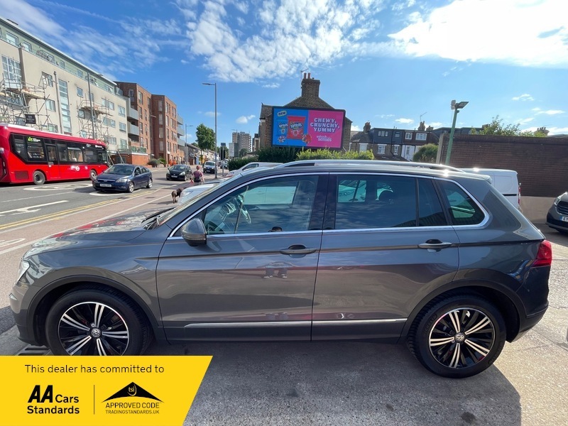 Volkswagen Tiguan Se Nav Tsi MT18NPV Grey #4