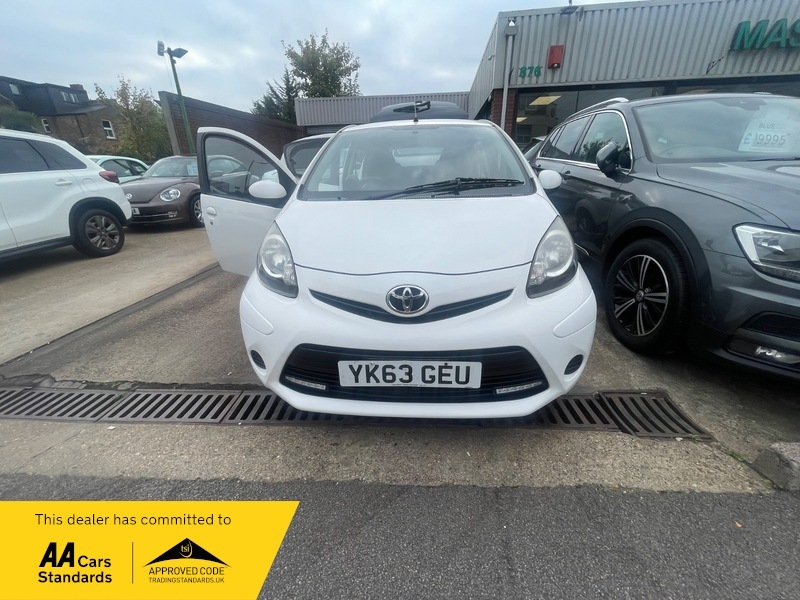 Toyota Aygo Vvt-i Move With Style YK63GEU White #6