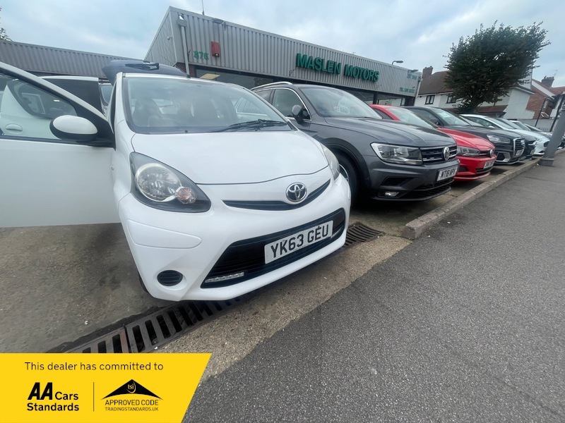 Toyota Aygo Vvt-i Move With Style YK63GEU White #5
