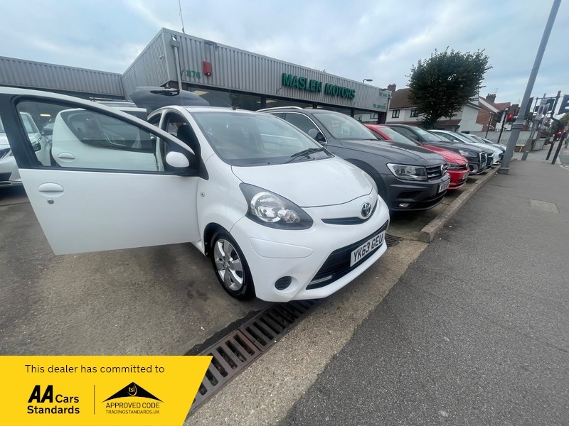 Toyota Aygo Vvt-i Move With Style YK63GEU White #4