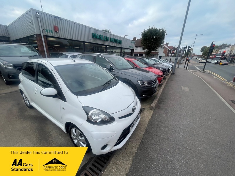 Toyota Aygo Vvt-i Move With Style YK63GEU White #2