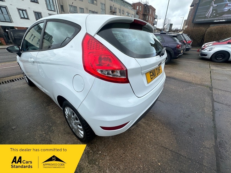 Ford Fiesta Edge White #5