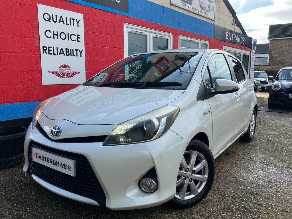 Toyota Yaris 1.5 Vvt-h T4 Hatchback Hybrid Cvt Euro 