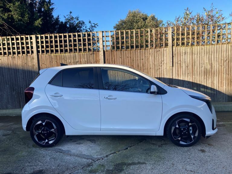 Kia Picanto 3 1.0 66Bhp 5-Speed Maual White #3