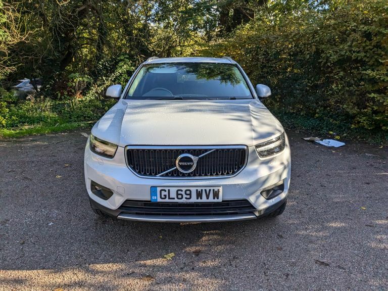 Volvo XC40 Momentum Pro T3 Silver #2