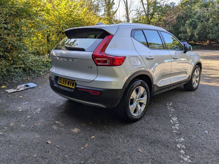 Volvo XC40 Momentum Pro T3 Silver #5