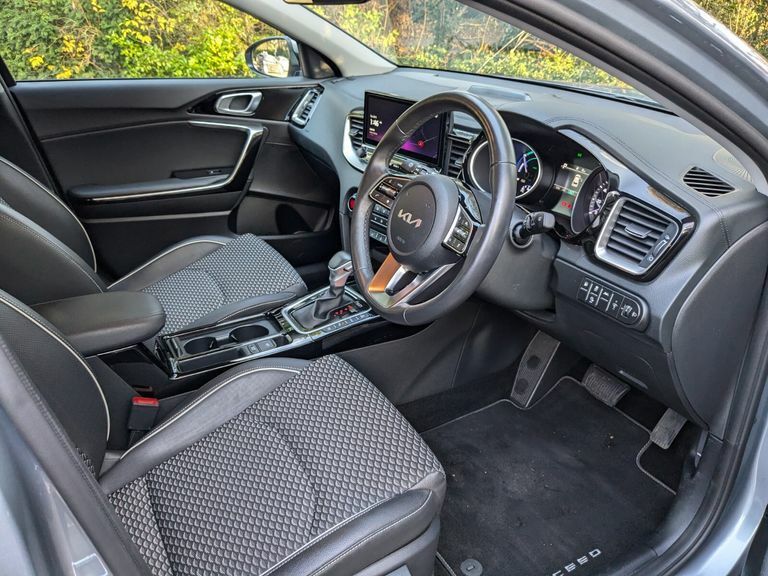 Kia  99.8Kwh Gt-line S Awd 7 Seat Black #12