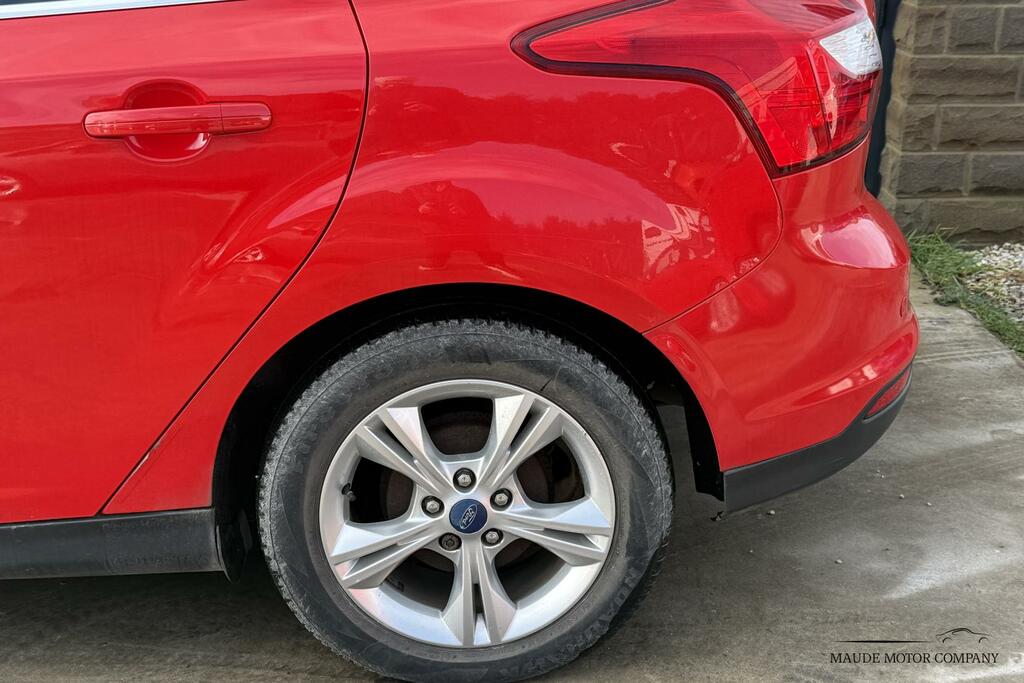 Ford Focus 1.6 Tdci Zetec Hatchback Euro 5 Red #5