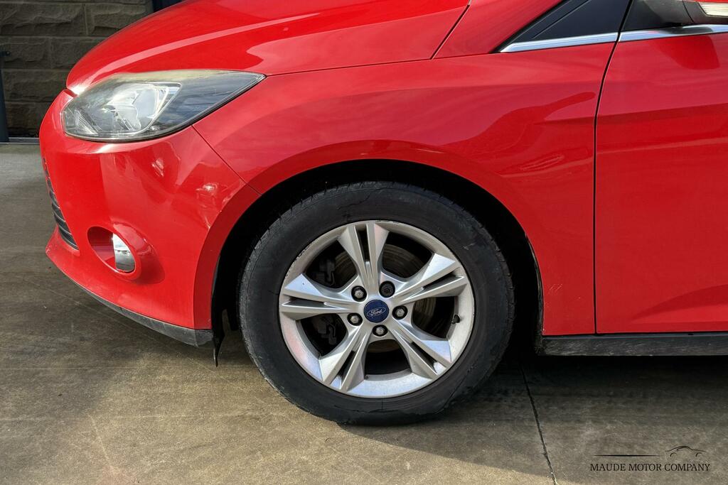 Ford Focus 1.6 Tdci Zetec Hatchback Euro 5 Red #4