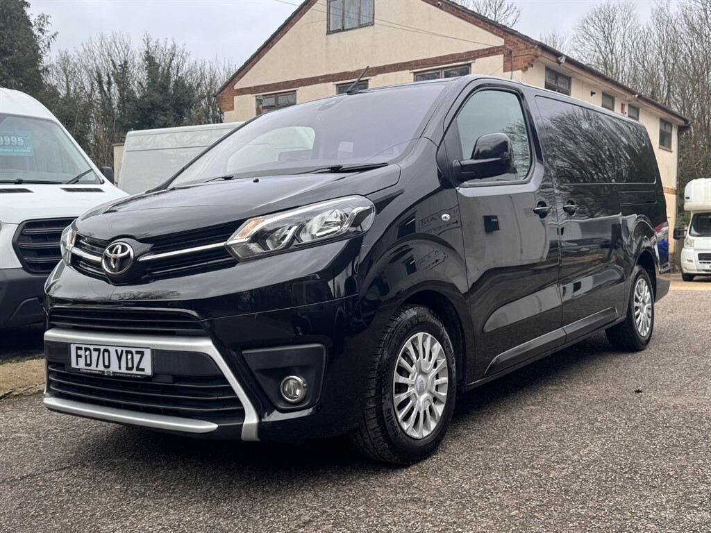 Toyota PROACE 2.0L D-4d L2 Shuttle Black #2