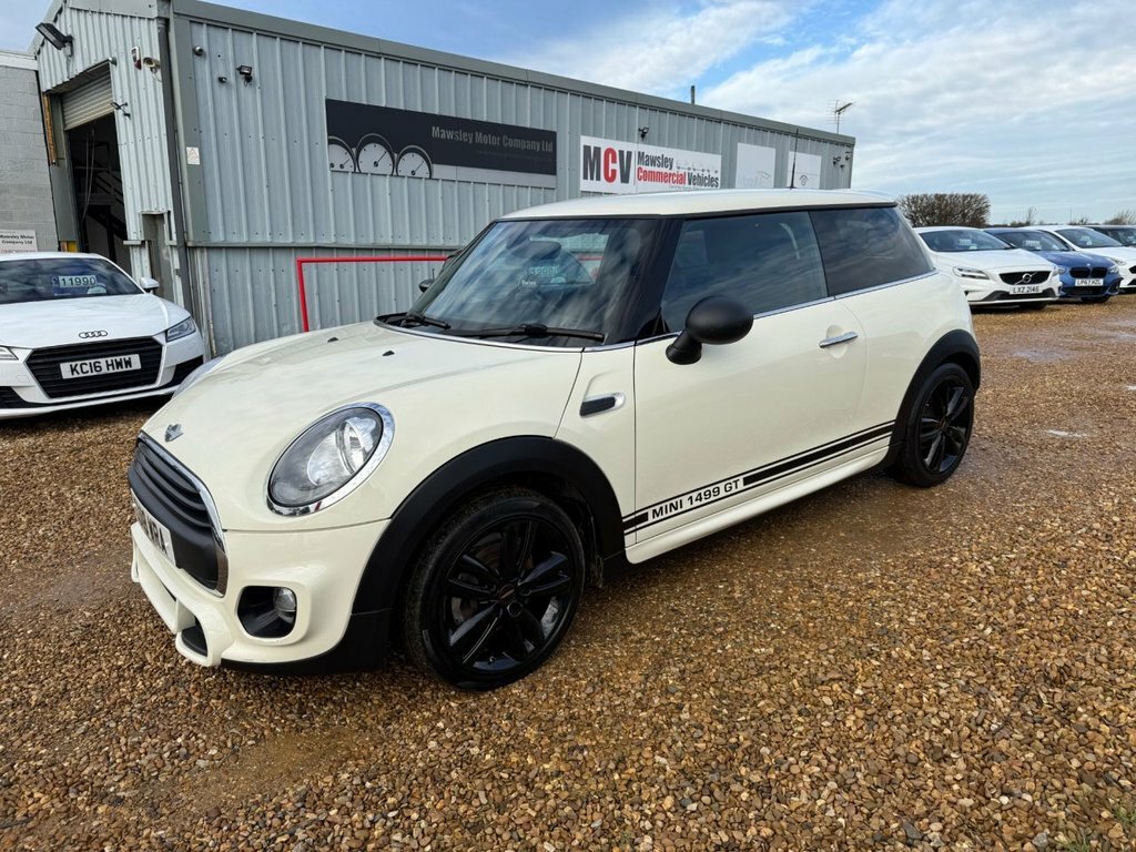 Mini Hatch 1.5L One 1499 Gt White