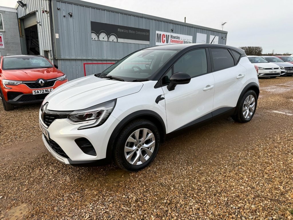 Renault Captur 1.3L Iconic White